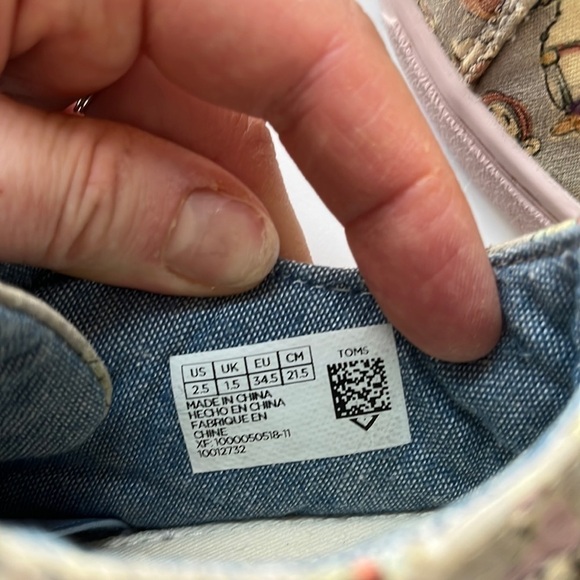 Toms Limited Edition Disney Seven Dwarfs Lenny Lace Up low top Kids Sneakers - Picture 2 of 12